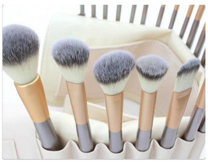 Elevate Your Beauty Routine with the Luxurious Persian Make-Up Brush Set in Elegant Champagne