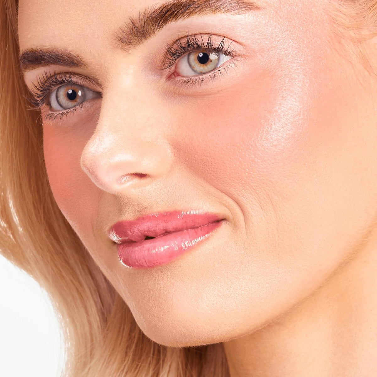 Lip Elixir Hydrating Lip Gloss, High-Shine, Bunny Tongue (Pink)